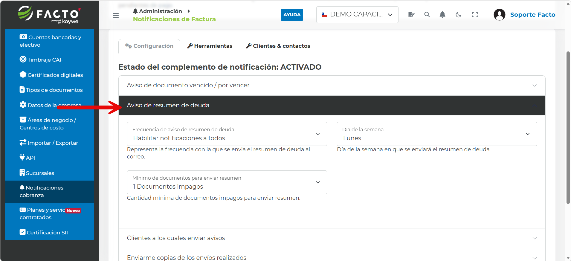 Pantalla de configuración de notificaciones de cobranza con una flecha señalando la opción Aviso de resumen de deuda