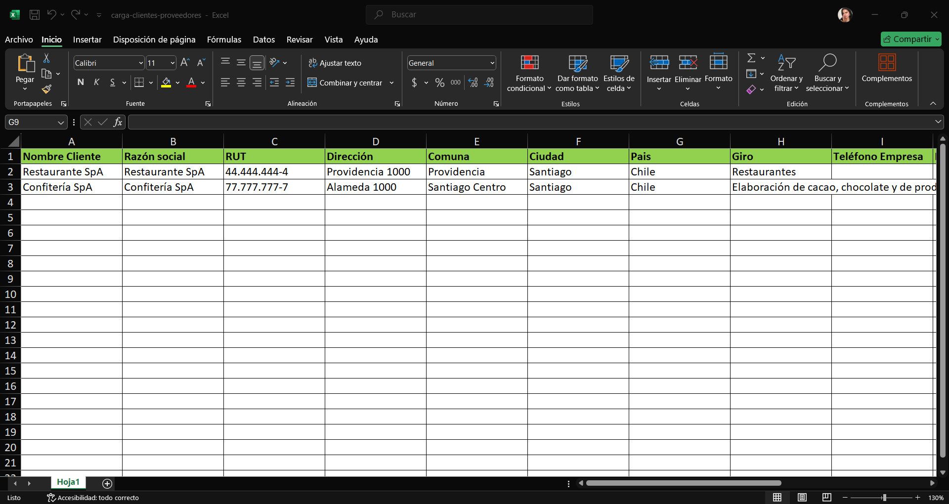 Planilla Excel de carga de proveedores con las columnas Nombre Cliente, Razón social, RUT, Dirección, Comuna, Ciudad, País y Giro completadas con dos proveedores de ejemplo