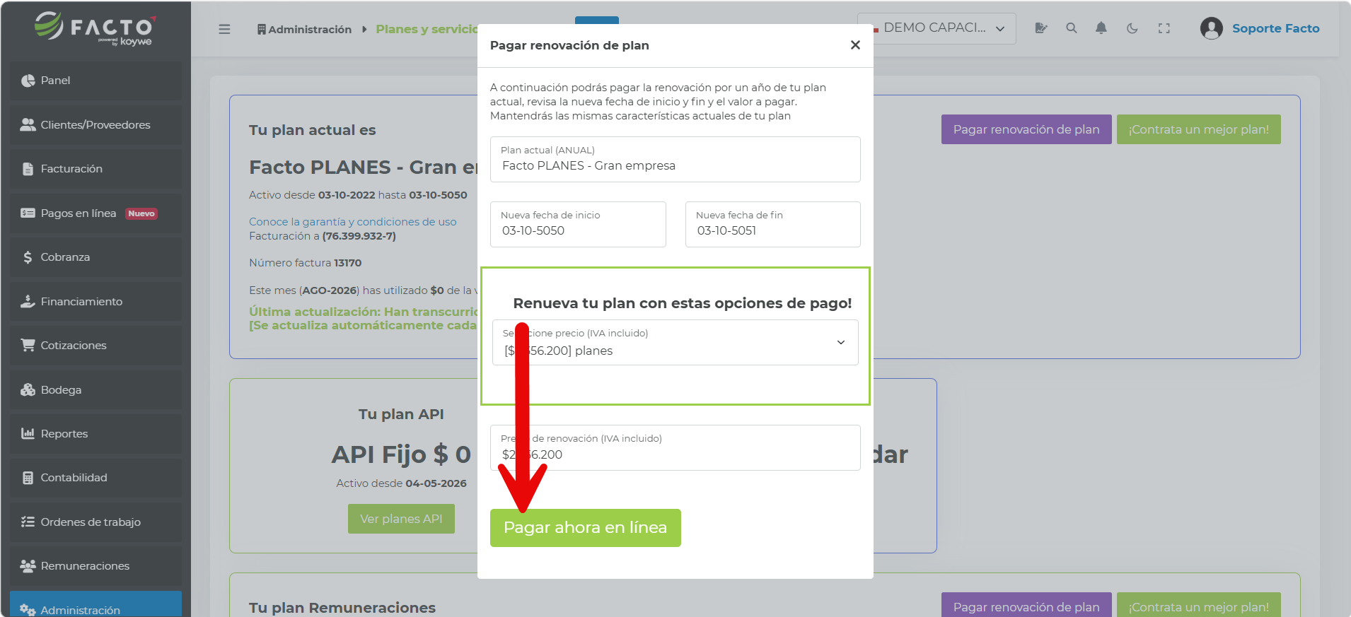 Modal Pagar renovación de plan con la nueva fecha de inicio y fin, el precio de renovación y una flecha señalando el botón Pagar ahora en línea