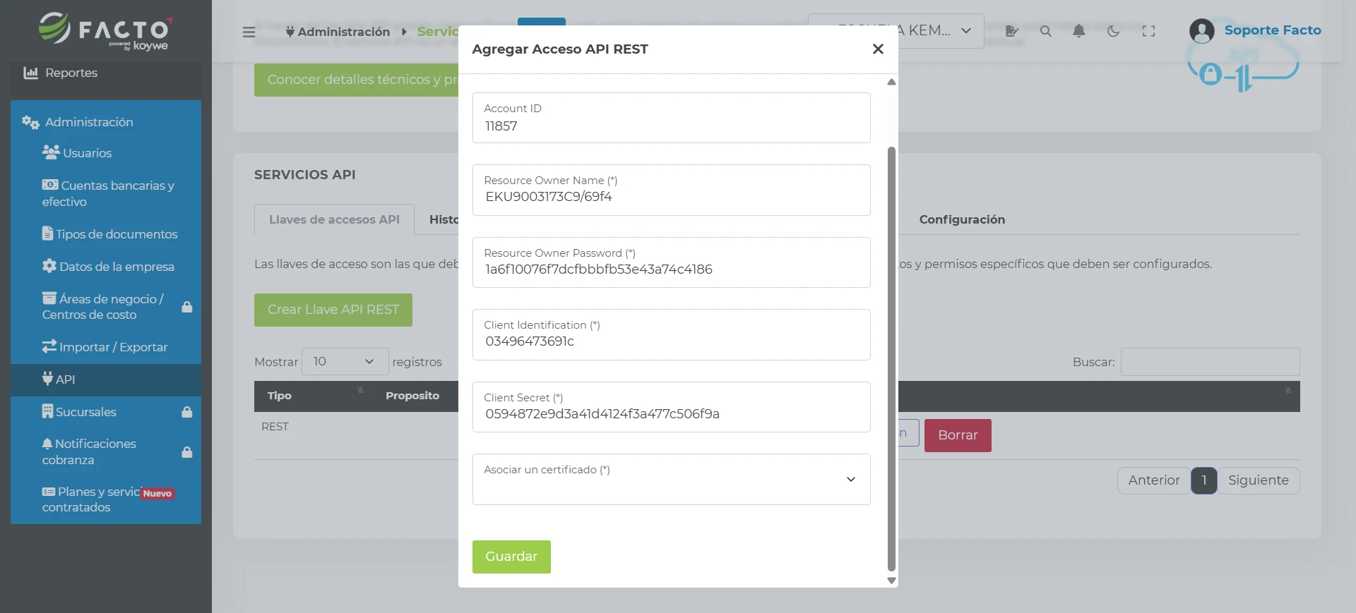Ventana emergente para agregar acceso API REST con los campos completados y una flecha señalando el botón Guardar